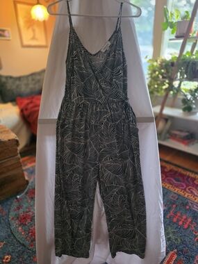 Gilli Turquoise & White Leaf-Print  Jumpsuit Size S